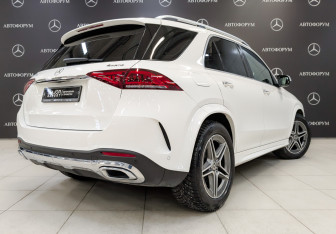 Подержанный автомобиль Mercedes-Benz GLE 2021 года (5 фото)
