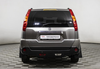 Подержанный автомобиль Nissan X-Trail 2007 года (6 фото)