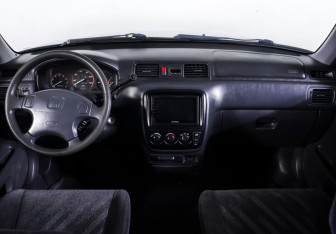 Подержанный автомобиль Honda CR-V 1999 года (11 фото)