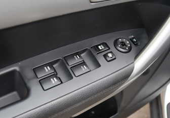 Подержанный автомобиль Kia Sorento 2011 года (11 фото)