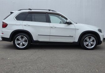 Подержанный автомобиль BMW X5 2011 года (4 фото)