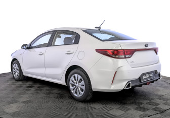 Подержанный автомобиль Kia Rio Sedan 2021 года (7 фото)
