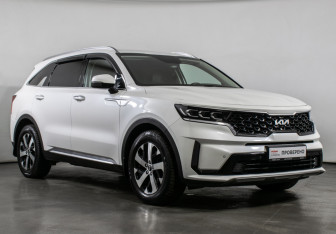 Подержанный автомобиль Kia Sorento 2021 года (3 фото)