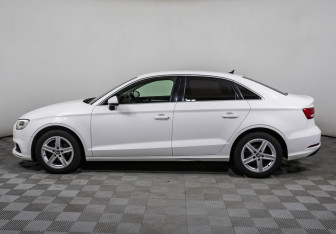 Подержанный автомобиль Audi A3 Sedan 2019 года (8 фото)