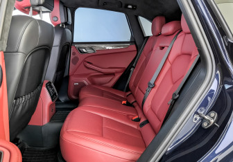 Подержанный автомобиль Porsche Macan 2021 года (12 фото)