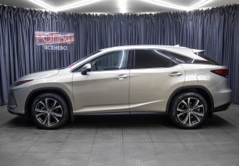 Подержанный автомобиль Lexus RX 2022 года (8 фото)