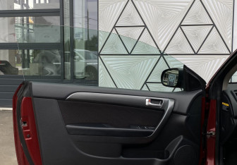 Подержанный автомобиль Kia Cerato Coupe 2011 года (16 фото)