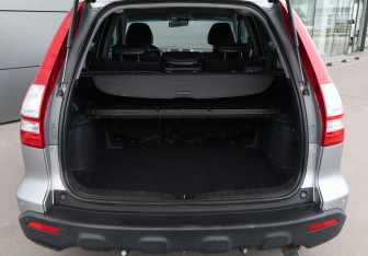 Подержанный автомобиль Honda CR-V 2008 года (9 фото)