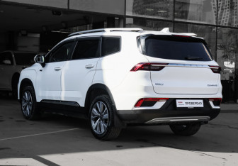 Подержанный автомобиль Geely Okavango 2022 года (7 фото)