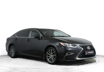 Подержанный автомобиль Lexus ES 2015 года (3 фото)