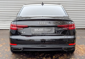 Подержанный автомобиль Audi A4 Sedan 2019 года (6 фото)