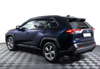 Подержанный автомобиль Toyota RAV4 2019 года (7 фото)