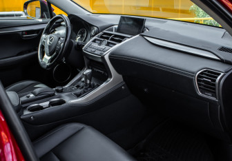 Подержанный автомобиль Lexus NX 2016 года (7 фото)