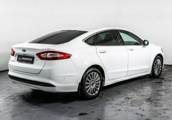 Подержанный автомобиль Ford Mondeo Sedan 2015 года (5 фото)