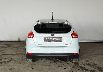 Подержанный автомобиль Ford Focus Hatchback 2017 года (5 фото)