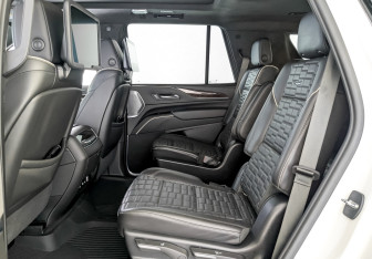 Подержанный автомобиль Cadillac Escalade Suv 2021 года (13 фото)