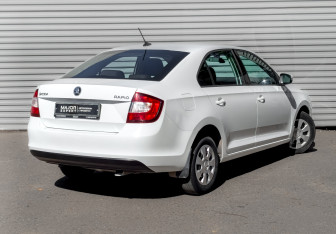 Подержанный автомобиль Skoda Rapid Liftback 2019 года (5 фото)