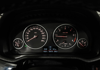 Подержанный автомобиль BMW X3 2017 года (13 фото)