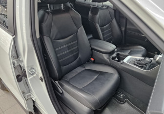 Подержанный автомобиль Toyota RAV4 2020 года (23 фото)