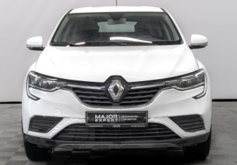 Подержанный автомобиль Renault Arkana 2019 года (2 фото)