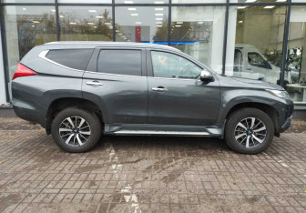 Подержанный автомобиль Mitsubishi Pajero Sport 2019 года (4 фото)