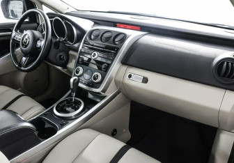Подержанный автомобиль Mazda CX-7 2008 года (6 фото)