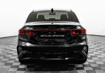 Подержанный автомобиль Kia Cerato Sedan 2022 года (6 фото)