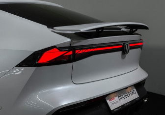 Подержанный автомобиль Changan UNI-V 2024 года (20 фото)