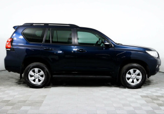 Подержанный автомобиль Toyota Land Cruiser Prado 2020 года (4 фото)