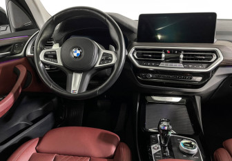 Подержанный автомобиль BMW X3 2022 года (15 фото)