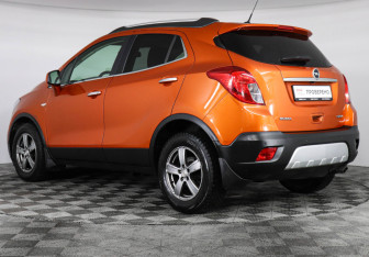 Подержанный автомобиль Opel Mokka 2014 года (7 фото)