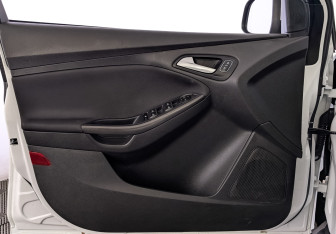 Подержанный автомобиль Ford Focus Hatchback 2018 года (19 фото)