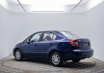 Подержанный автомобиль Suzuki SX4 Sedan 2008 года (7 фото)
