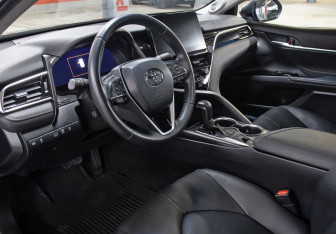 Подержанный автомобиль Toyota Camry Sedan 2023 года (16 фото)
