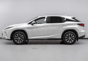 Подержанный автомобиль Lexus RX 2020 года (8 фото)