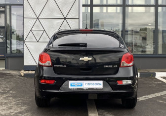 Подержанный автомобиль Chevrolet Cruze Hatchback 2012 года (6 фото)