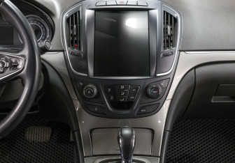 Подержанный автомобиль Opel Insignia Sedan 2014 года (15 фото)