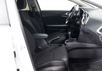 Подержанный автомобиль Kia Ceed Wagon 2020 года (7 фото)