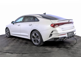Подержанный автомобиль Kia K5 2021 года (7 фото)