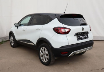Подержанный автомобиль Renault Kaptur 2017 года (6 фото)