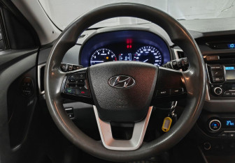Подержанный автомобиль Hyundai Creta 2017 года (12 фото)