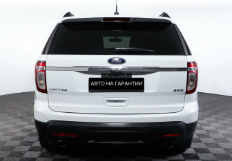 Подержанный автомобиль Ford Explorer 2013 года (6 фото)