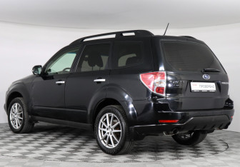Подержанный автомобиль Subaru Forester Suv 2012 года (4 фото)