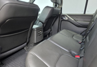 Подержанный автомобиль Nissan Pathfinder 2007 года (10 фото)