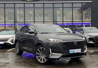 Подержанный автомобиль Changan UNI-K 2023 года (3 фото)