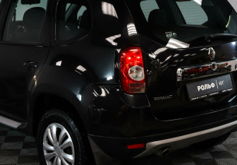Подержанный автомобиль Renault Duster 2012 года (10 фото)