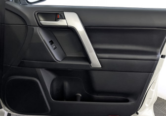 Подержанный автомобиль Toyota Land Cruiser Prado 2021 года (25 фото)