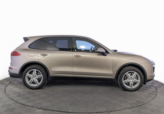 Подержанный автомобиль Porsche Cayenne 2014 года (4 фото)