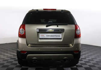 Подержанный автомобиль Chevrolet Captiva 2007 года (6 фото)