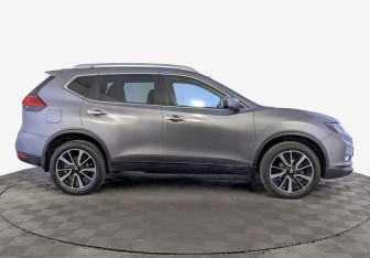 Подержанный автомобиль Nissan X-Trail 2019 года (4 фото)